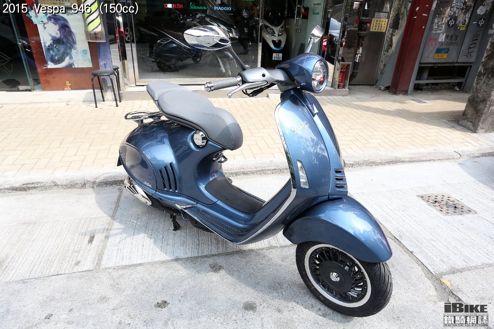 Vespa 946 (1)